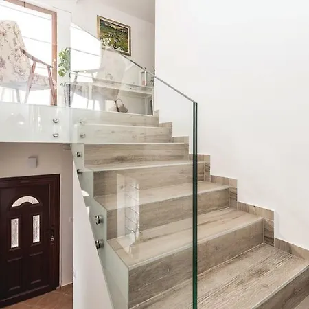 V & O Villa *
