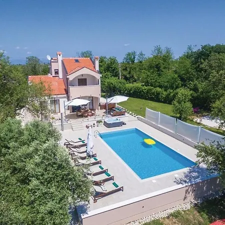 Villa V & O Zarovic
